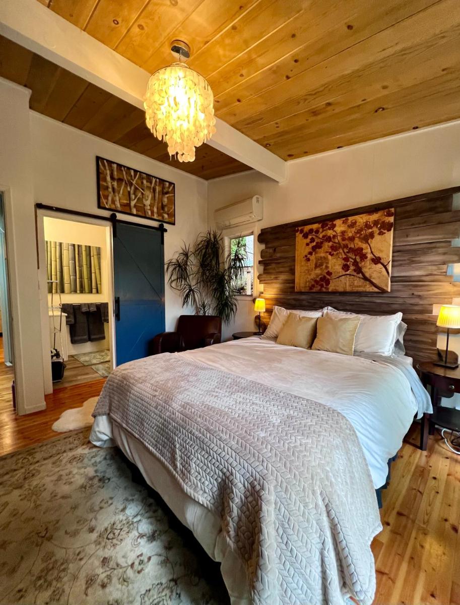 Arcata Forest Retreat Peaceful Redwood Suite 5 min to Downtown Arcata w Private Patio Fountain & Fire Pit - Housity
