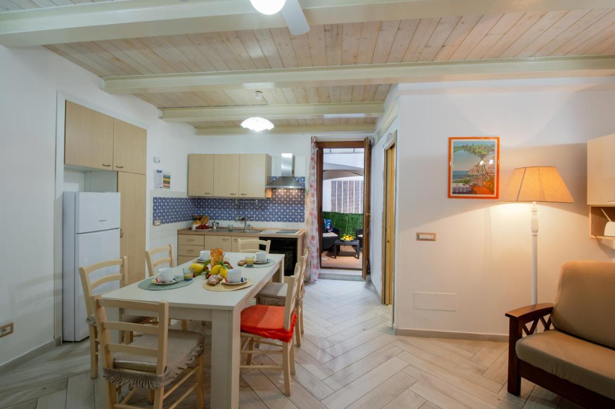 Maison Antica - One Step Away From the Sea - Hizvo