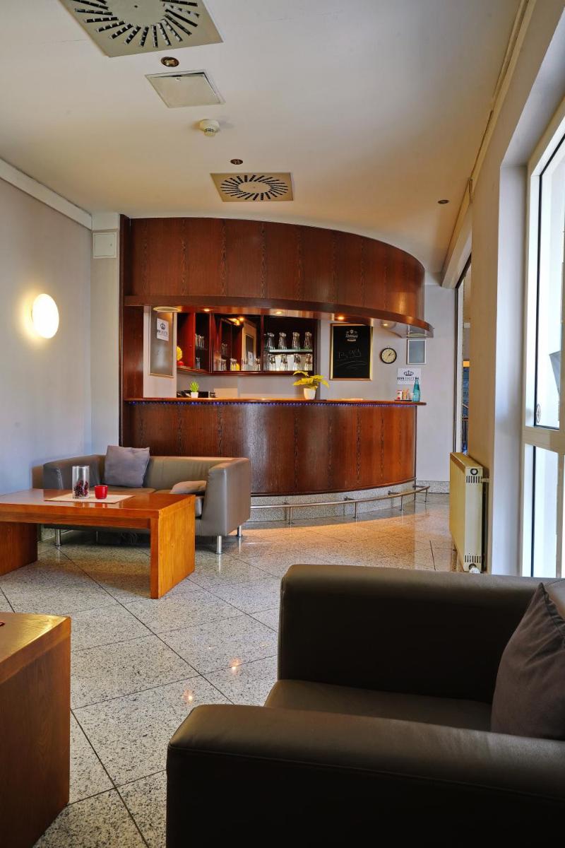 Hotel B99 - Housity