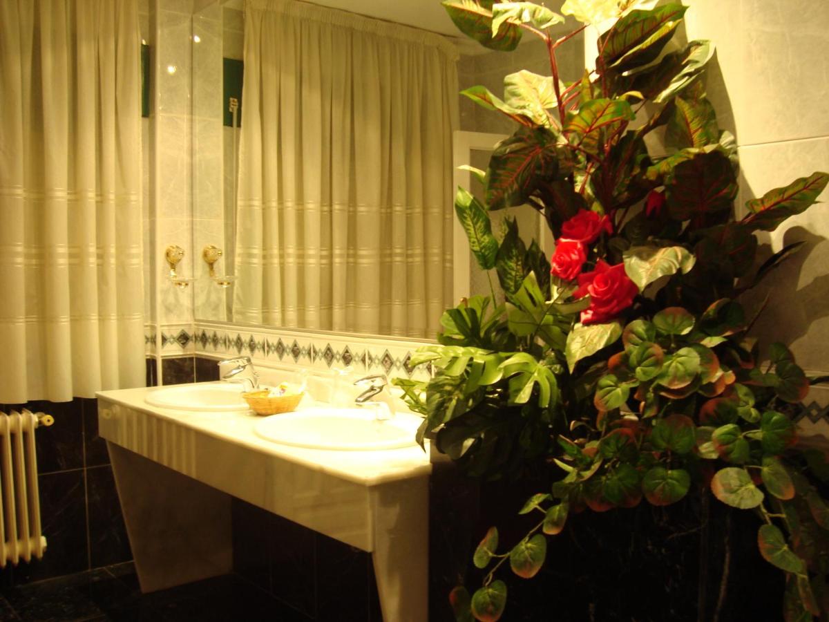 Hotel San Antonio - Housity