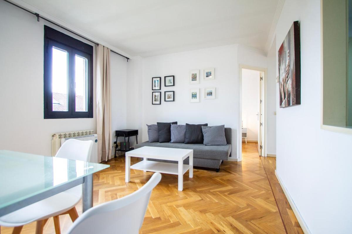 Apartamentos Cinco Rosas - Housity
