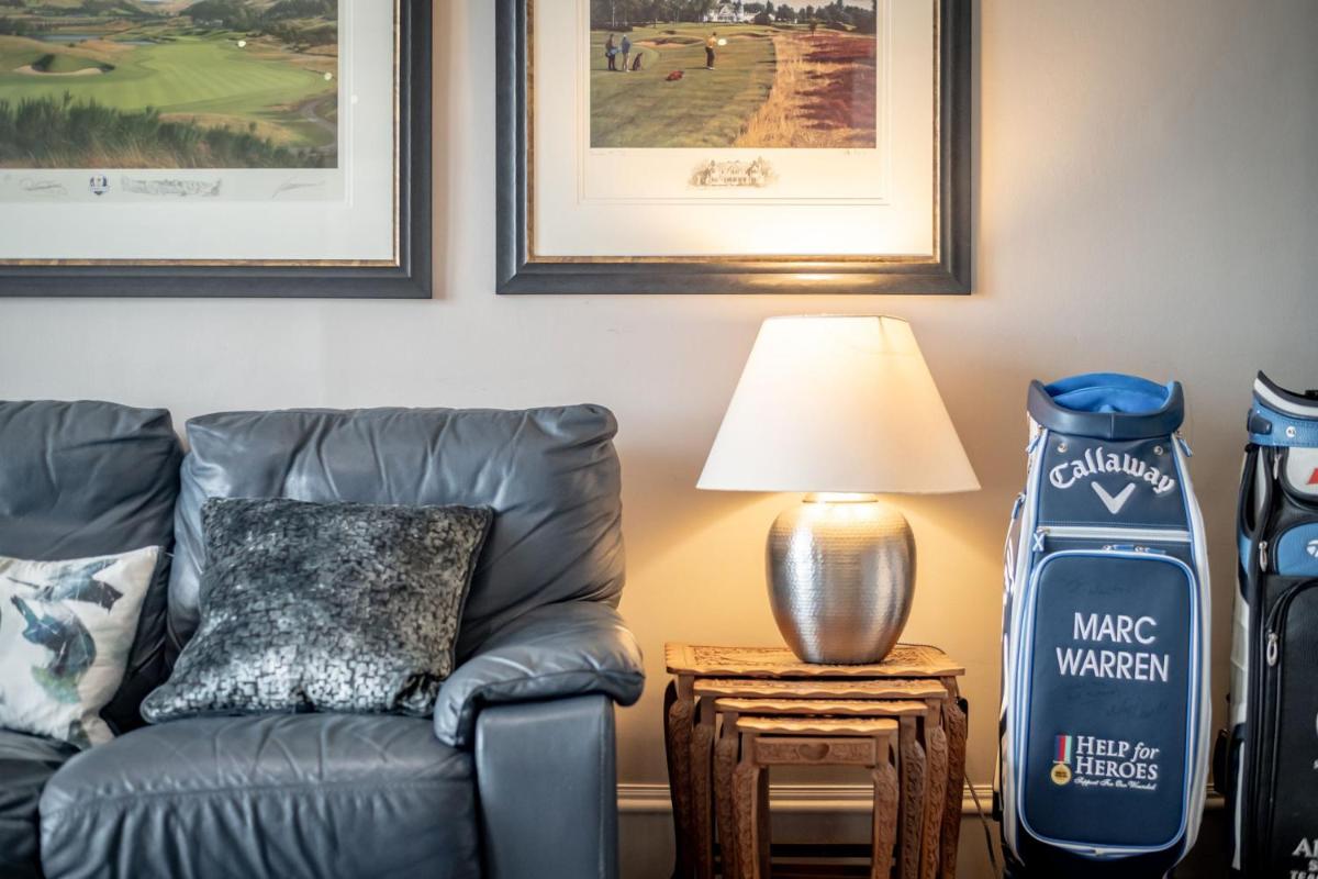 Gillespie Apartments - Golfer's Dream - Housity