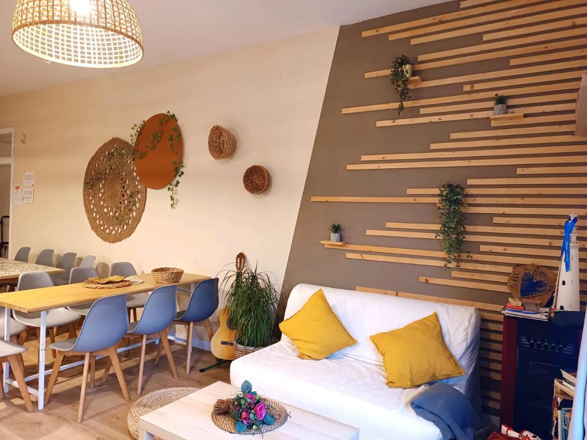Nómada Hostel - Surf & pilgrim House - Housity