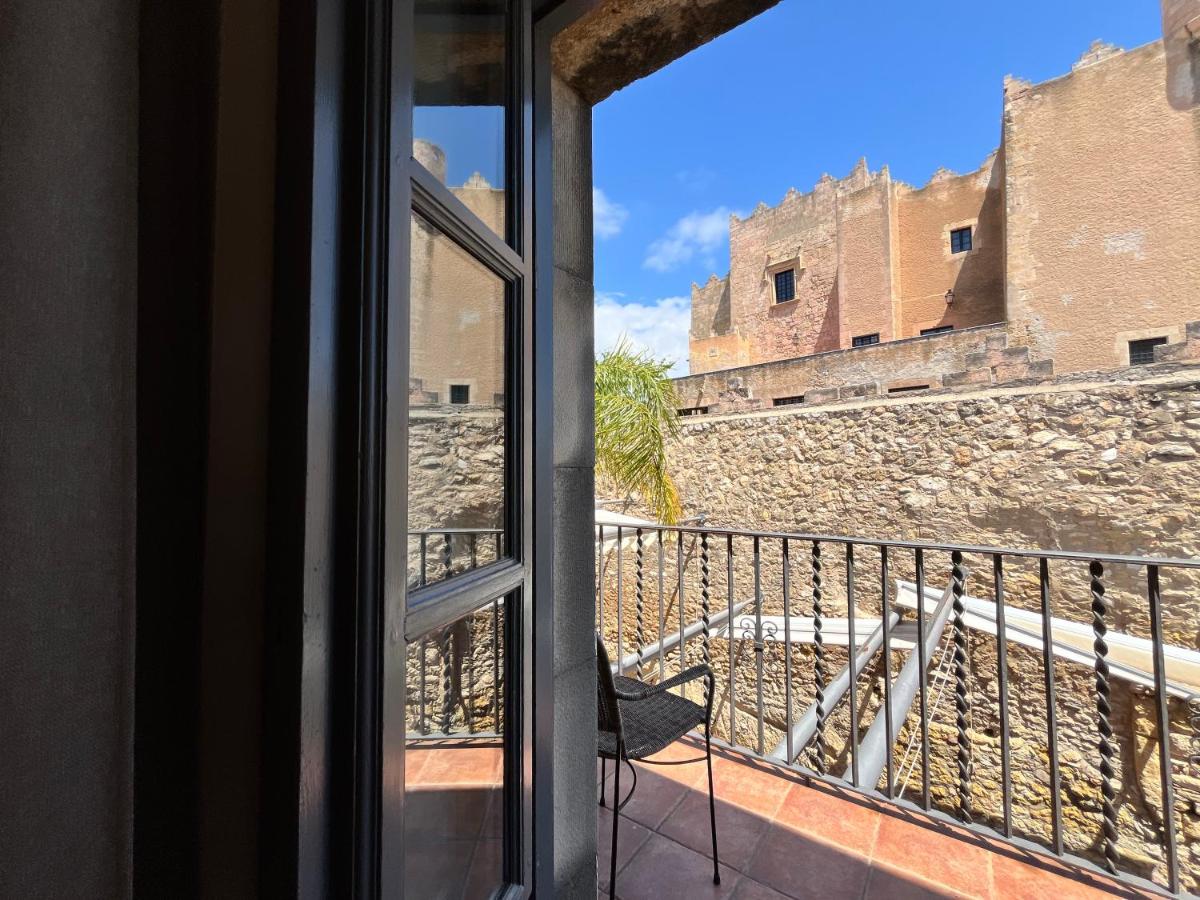 Un balcón o terraza de Gran Claustre Boutique Hotel
