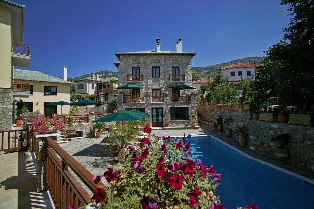 Suitetrails - Maritsas Hotel & Suites