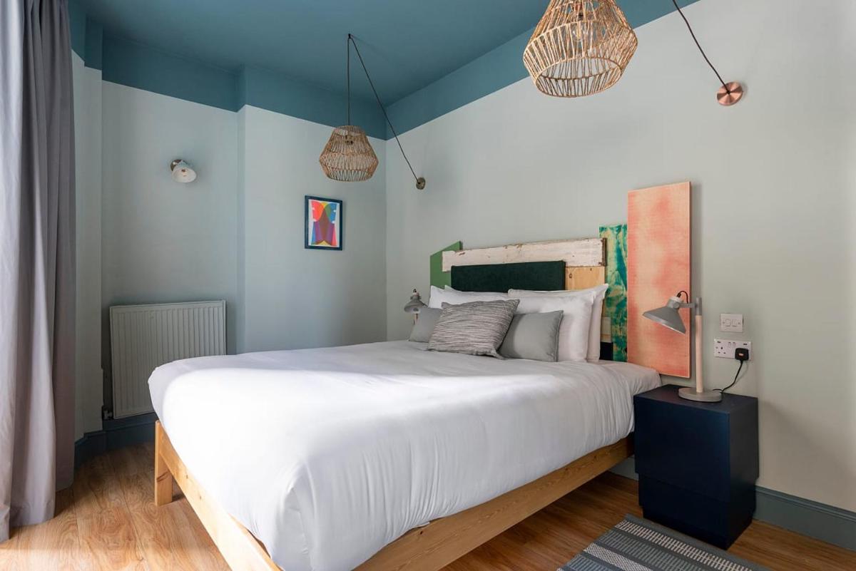 West Beach Hotel Brighton - Housity