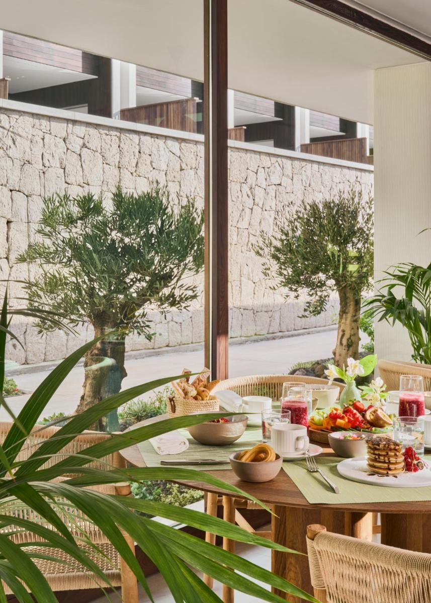 Comida en o cerca de este hotel