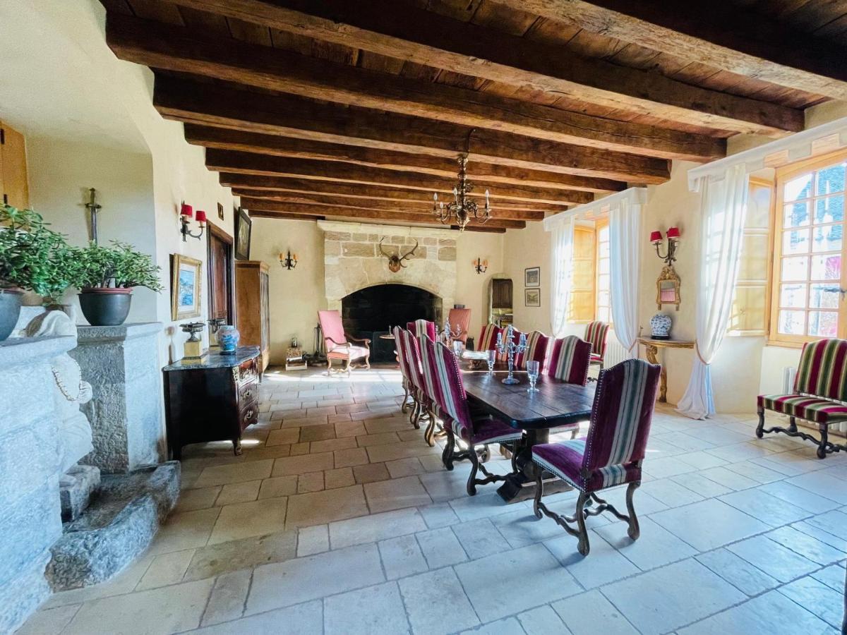 Castle in the beautiful French countryside with all modern comfort - Housity