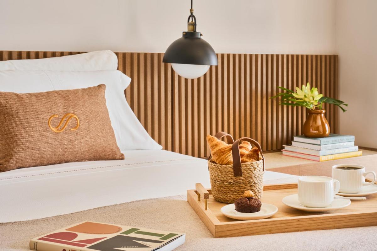 Utensilios para hacer té y café en Royal Hideaway Corales Villas