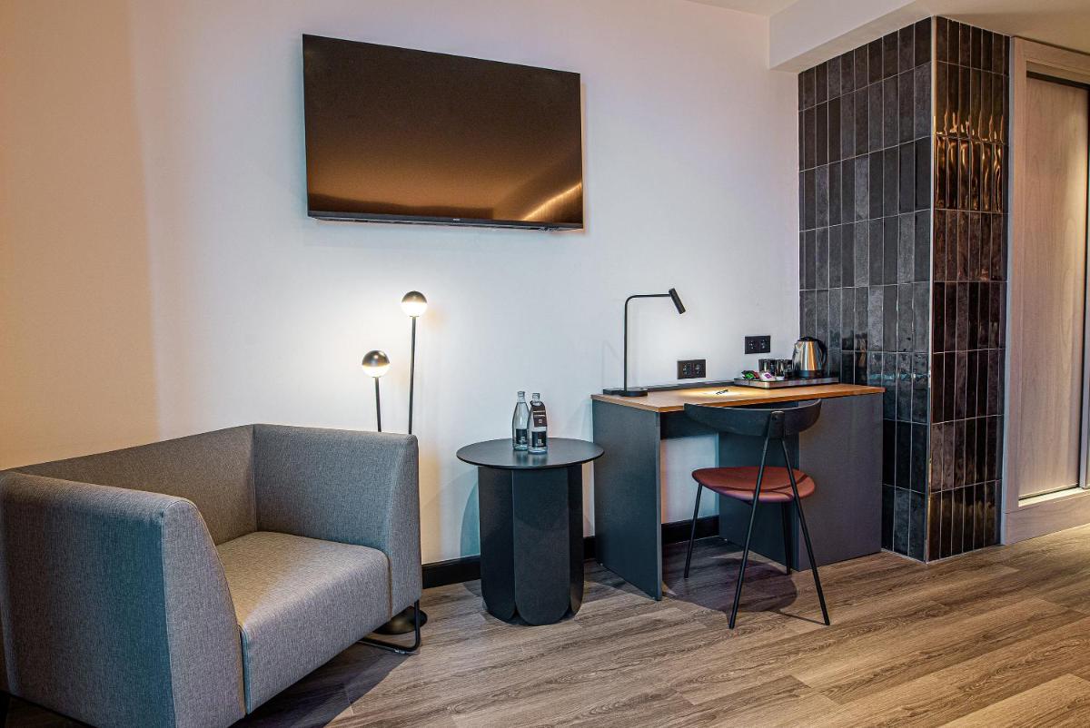 Silken Saaj Maar - Adults Only - Housity