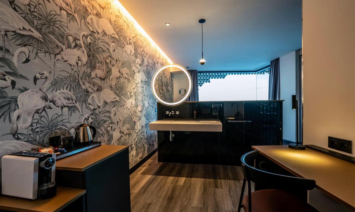 Una cocina o zona de cocina en Silken Saaj Maar - Adults Only