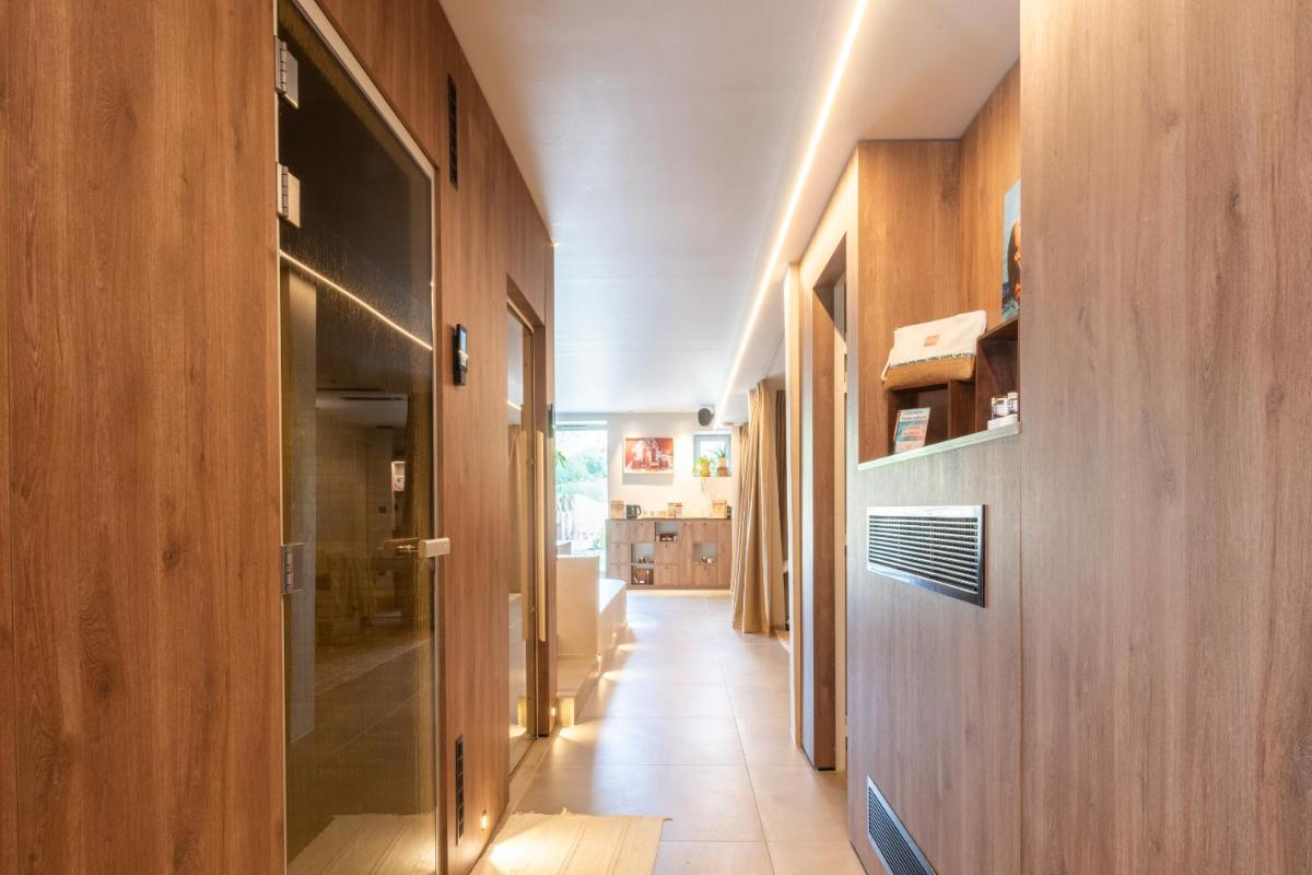 Cuisine ou kitchenette dans l'établissement Hôtel Restaurant & Spa La Maison Oppoca