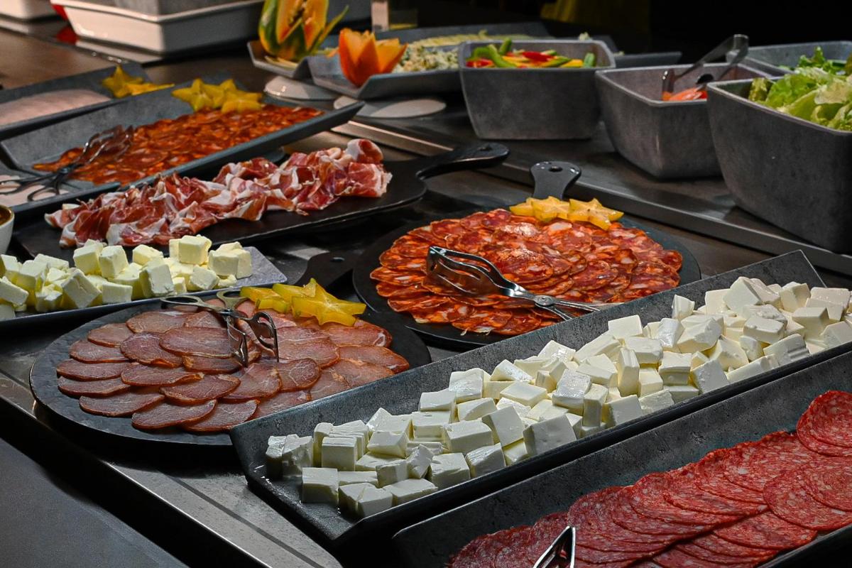 Comida en o cerca de este hotel