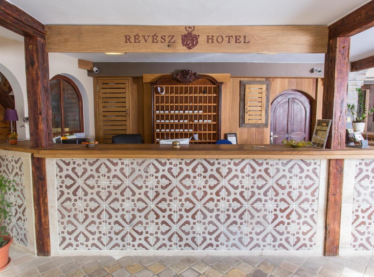 Révész Hotel, Restaurant and Rosa Spa - Housity