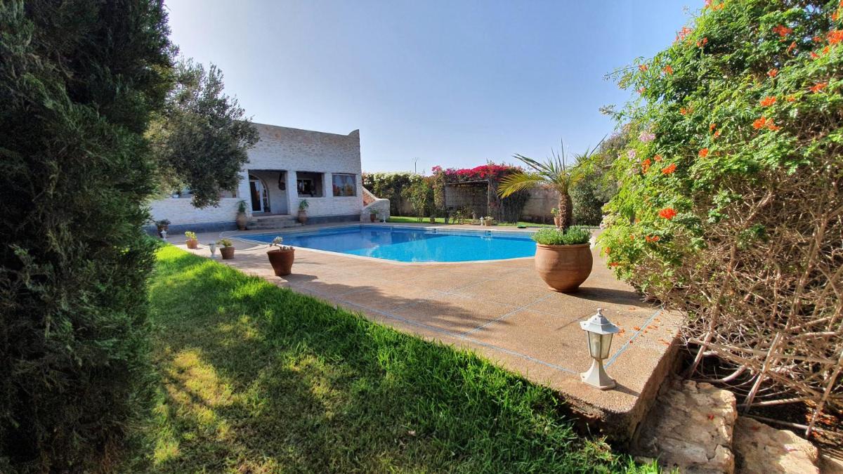 Maison Mimosa, lovely 3 bedroom villa with a Large pool - Housity