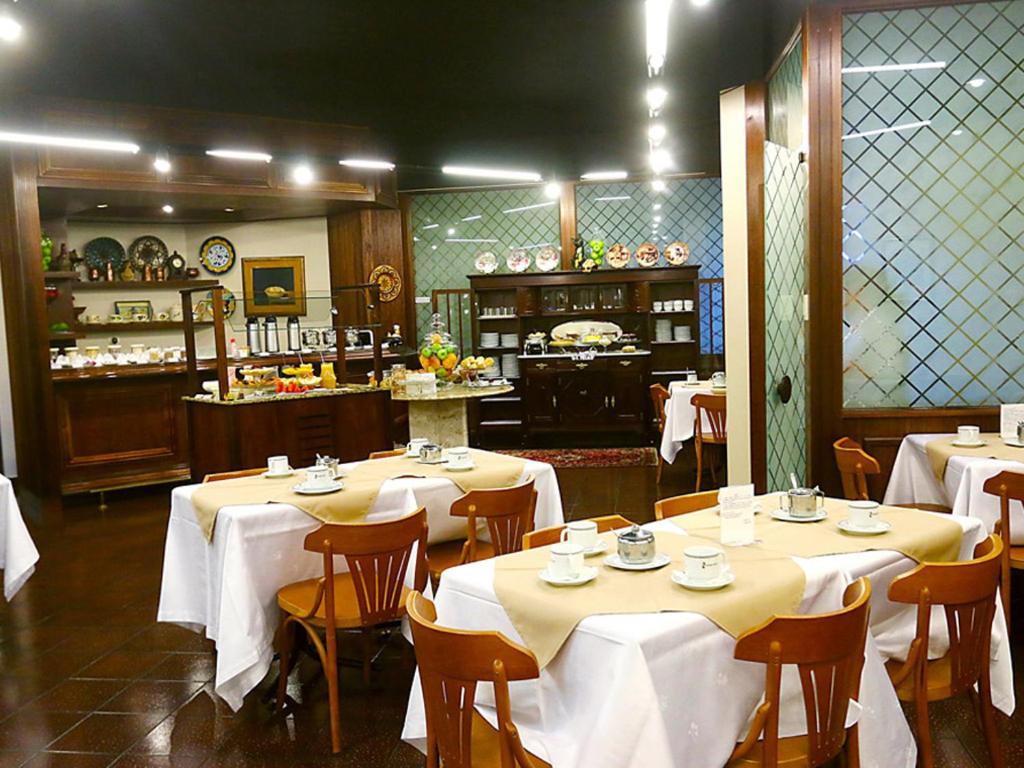 Village Hotel - Housity