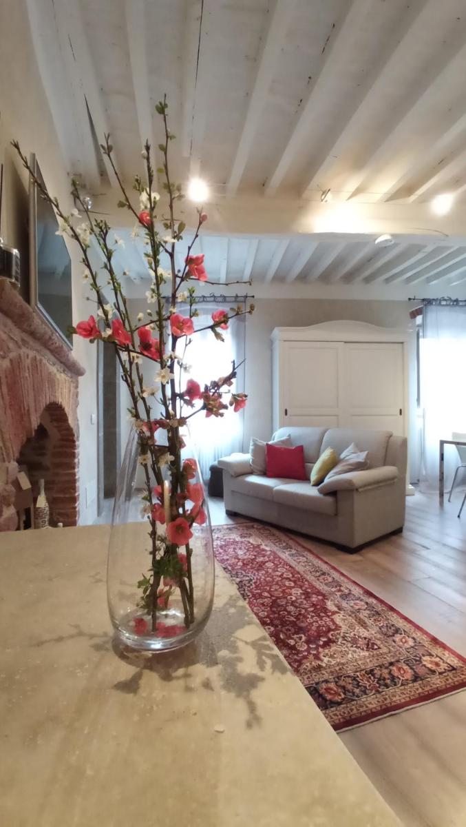 Appartamento Io e Te Cortona centro storico - seconda doccia su romantica corte - Housity