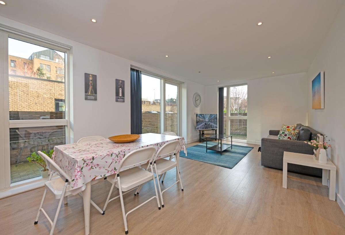 Grand Apartments Kew Gardens - Housity