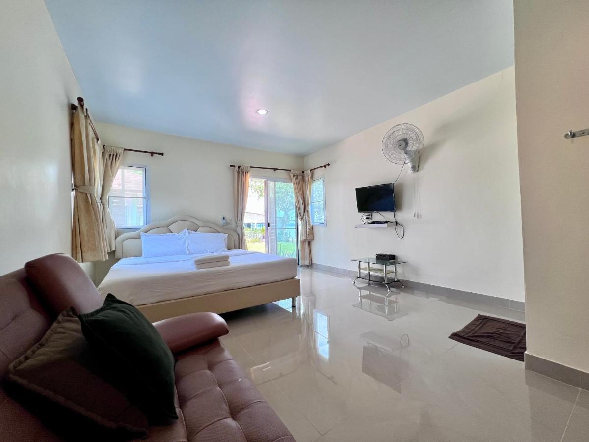 พายเนอรี รีสอร์ท @แหล่มแท่น (Pinery Resort) - Housity
