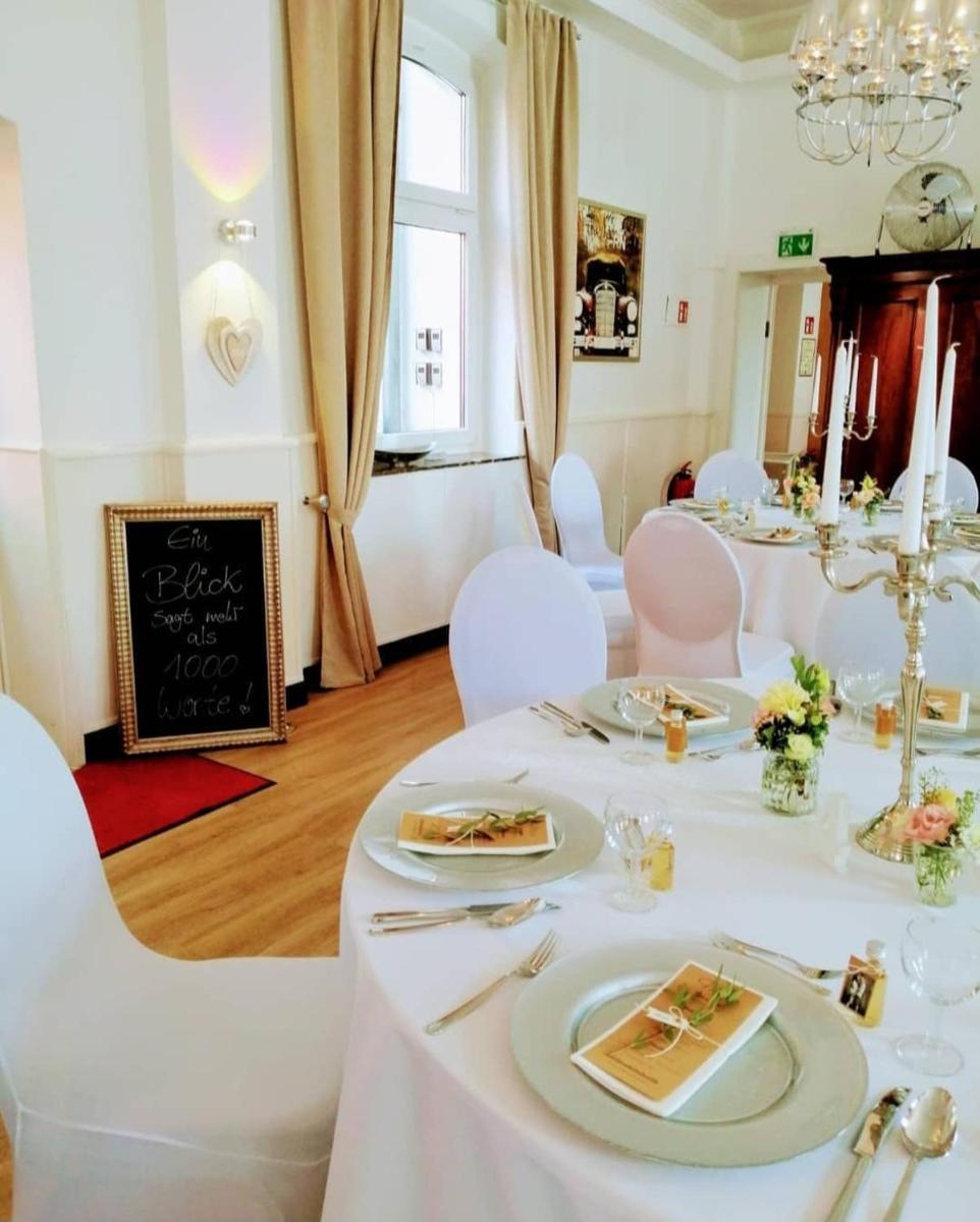 Zur Sonne "Gasthaus-Bar-Events" - Housity