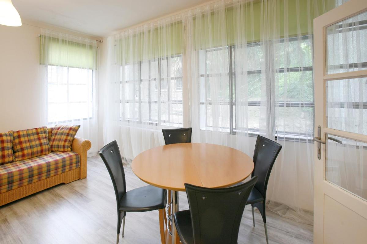 Harangvirág 36 Vendégház - Housity