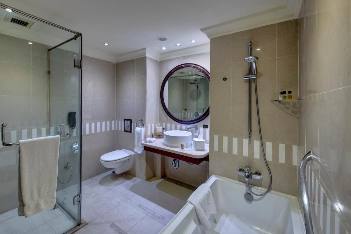 Pearl Continental Hotel, Lahore - Housity