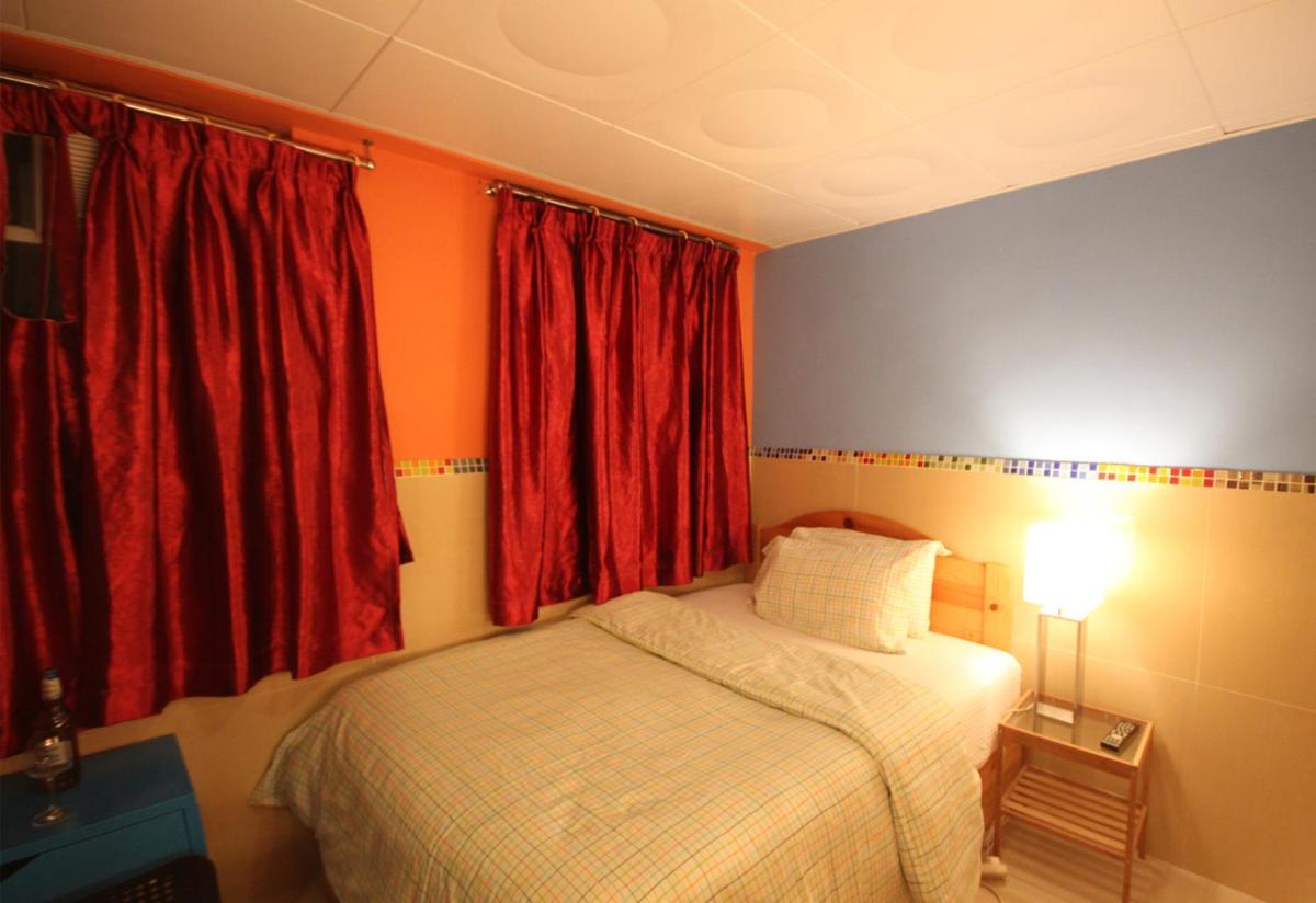 Hong Kong Inn - Housity