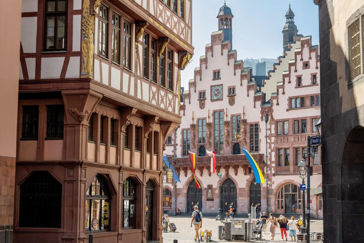 Ein allgemeiner Blick auf Frankfurt am Main oder ein Stadtblick von des Hotels aus
