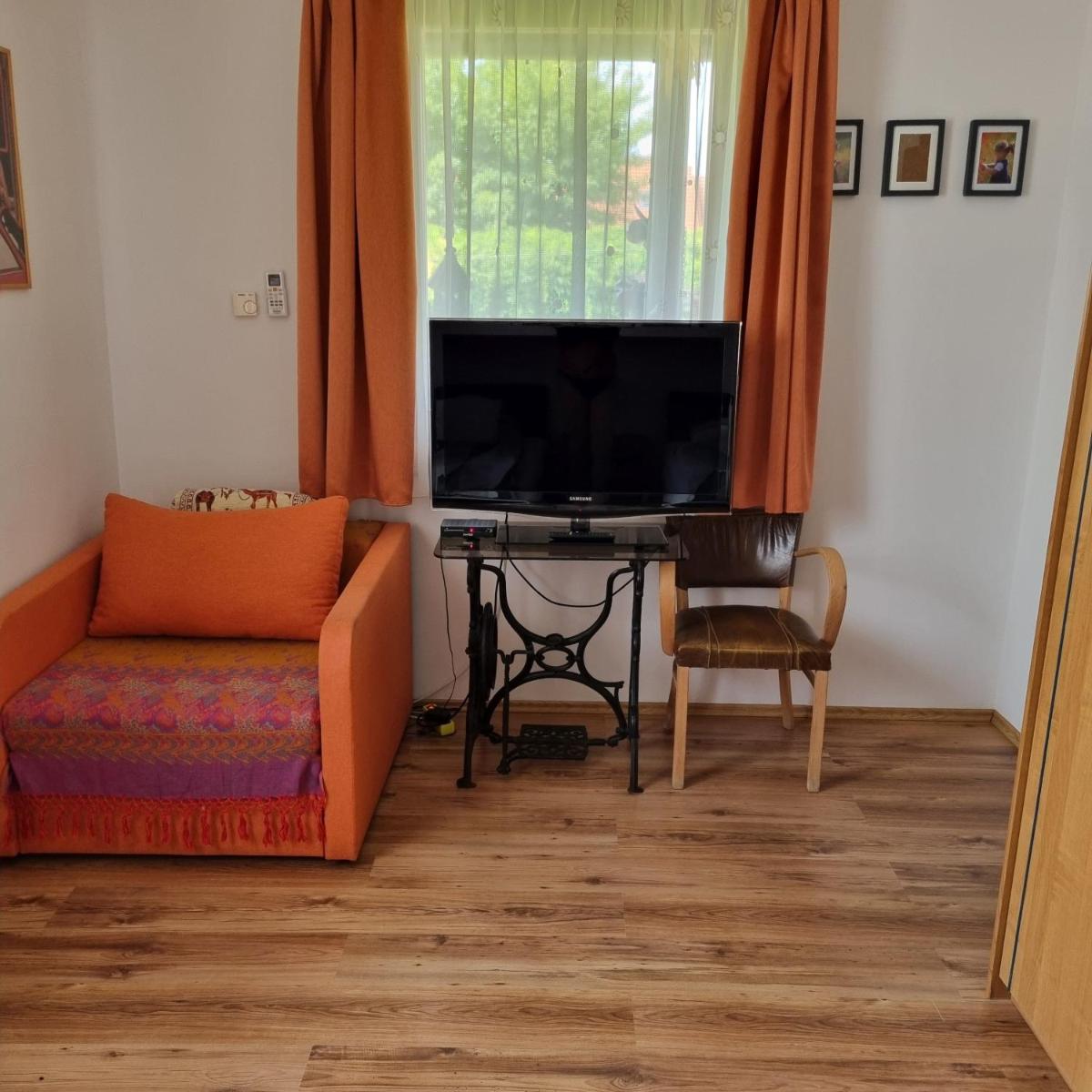 Kertvárosi Apartman - Housity