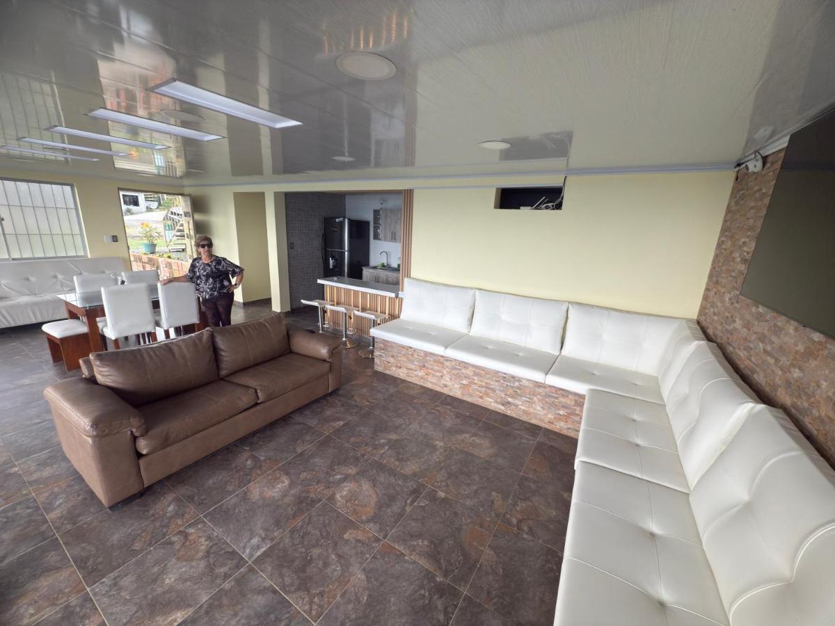 Apartamento tipo finca lleno de vida y elegancia. - Housity