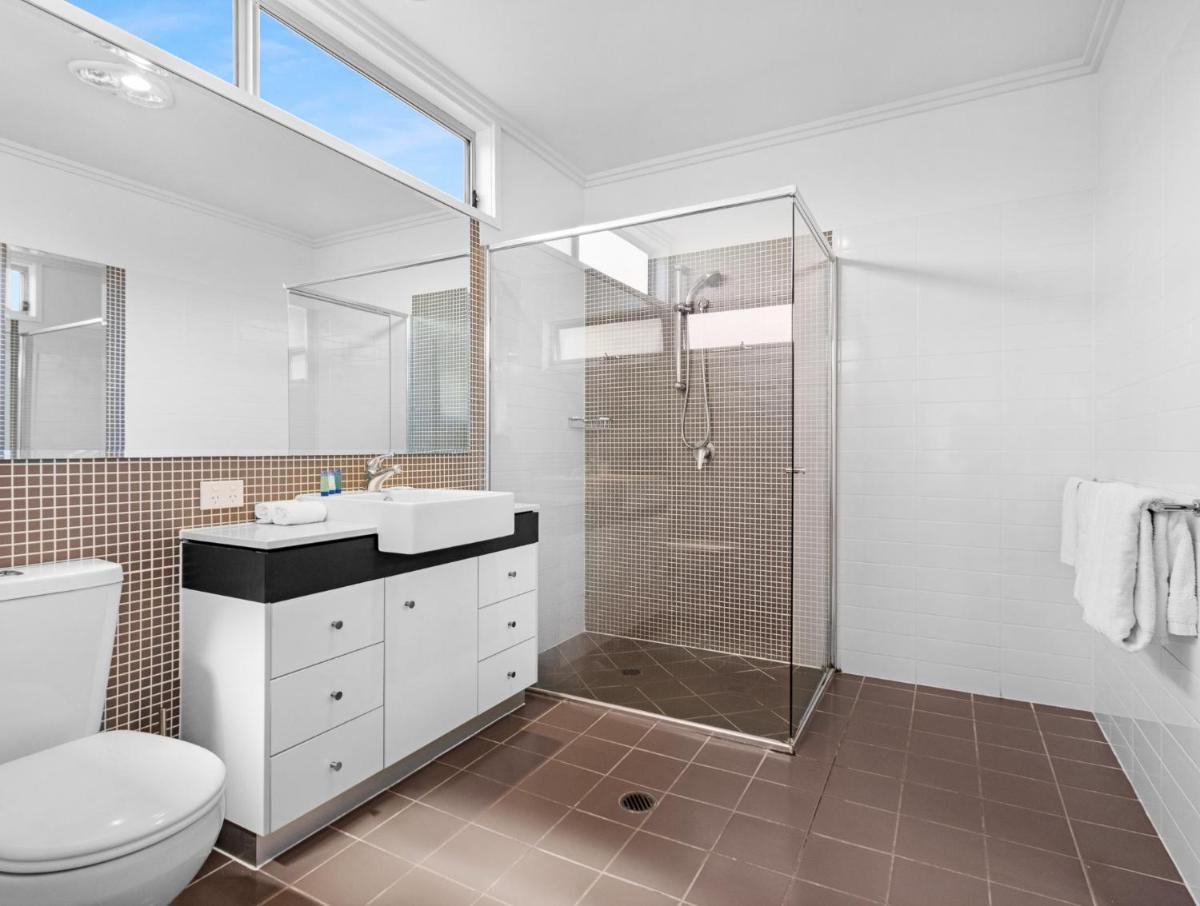 Quarterdecks Retreat - Housity