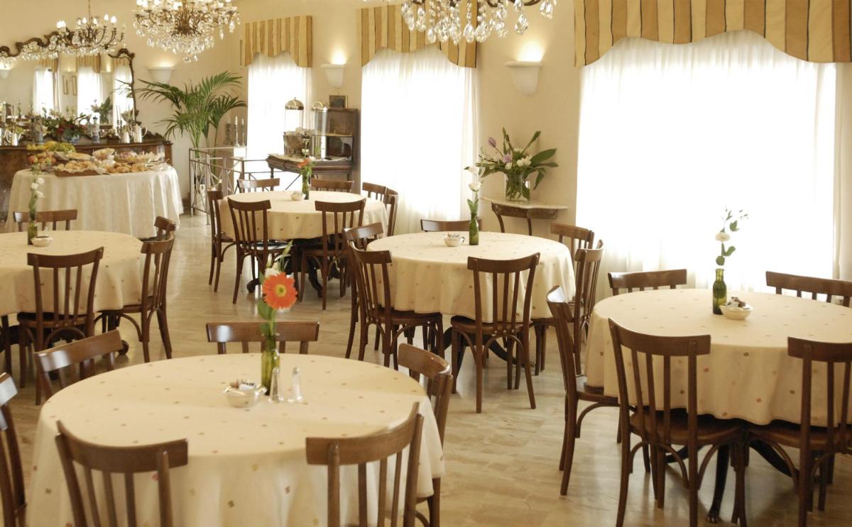 Hotel Lancelot - Housity