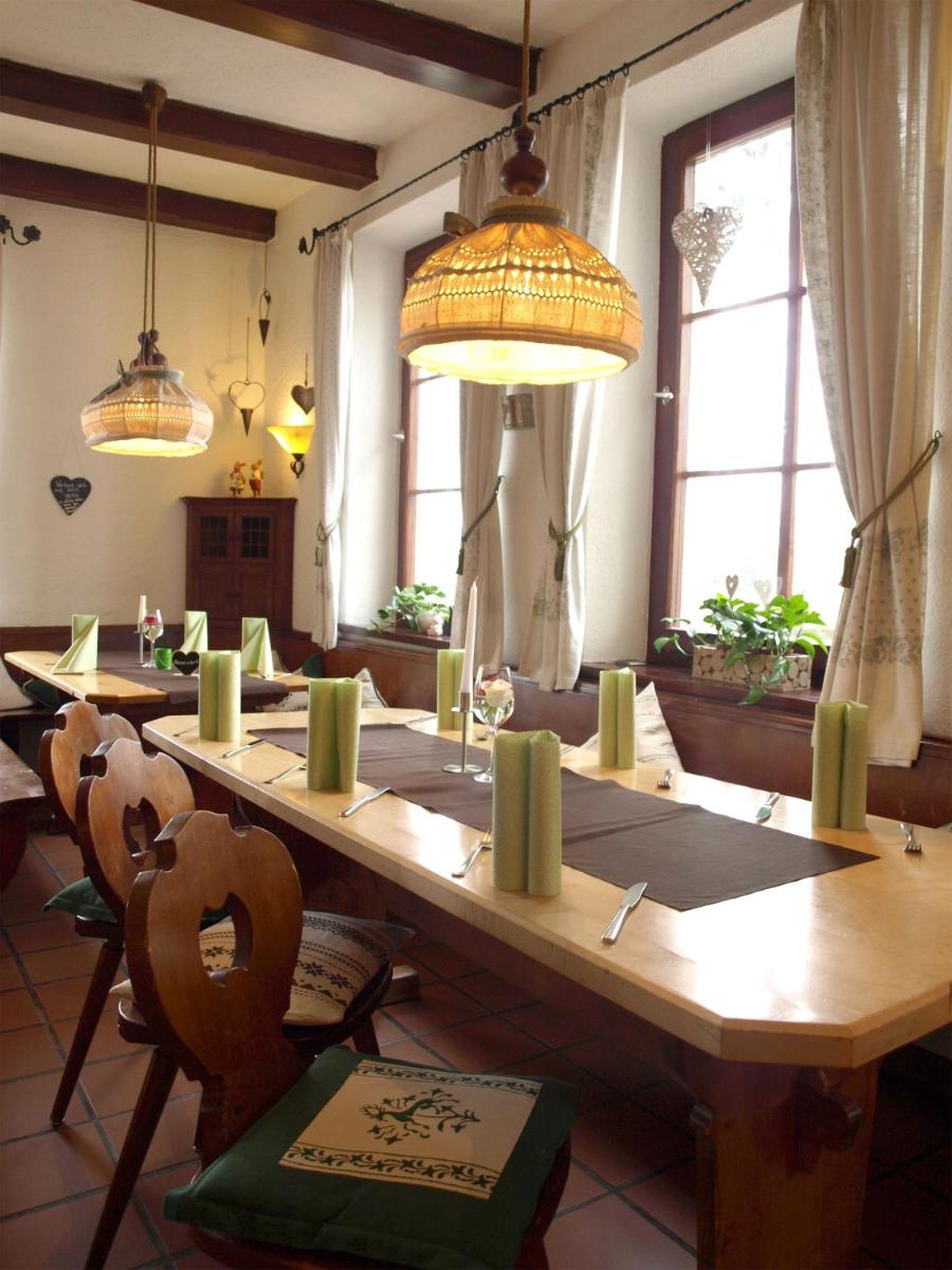 Hotel und Restaurant Post Prienbach - Housity