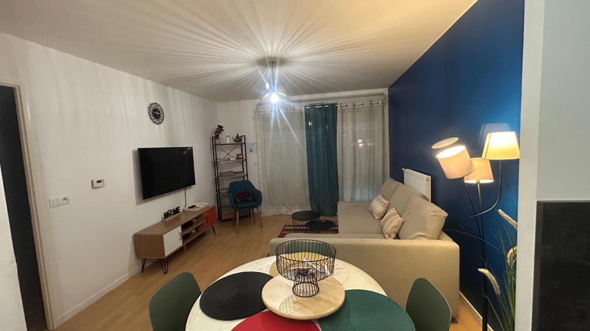 T2 Cosy Parking Proche Aéroport Orly Paris - Housity