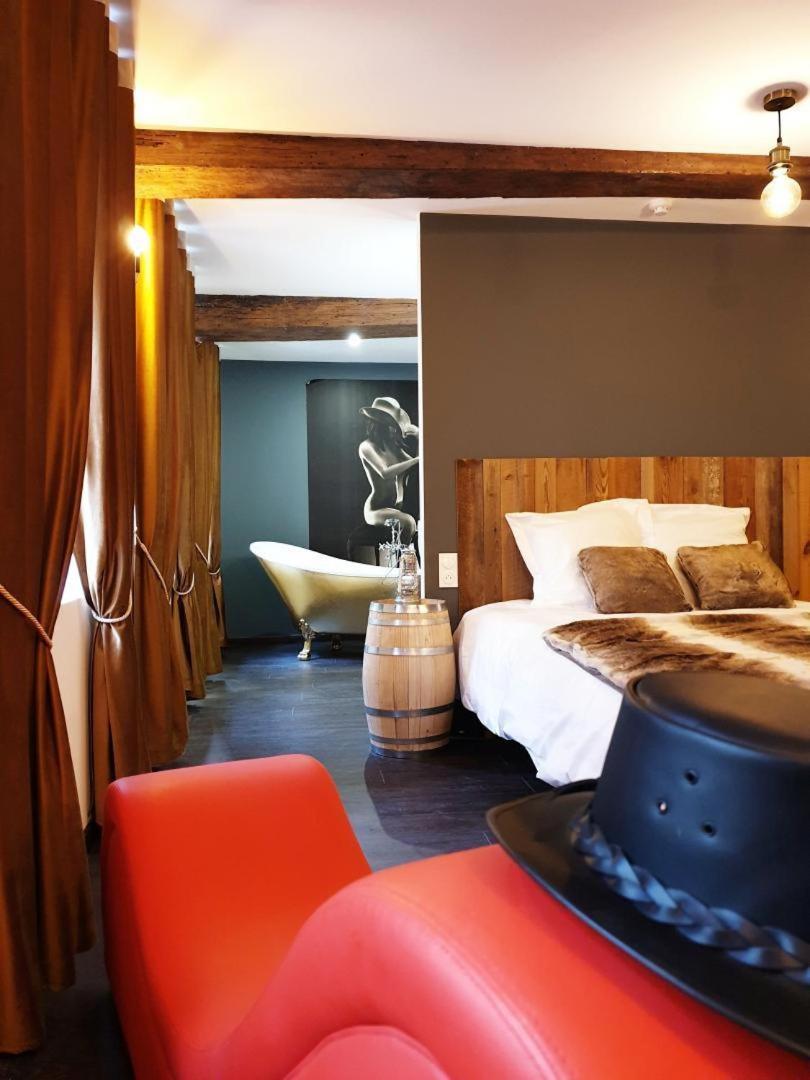 Le Saloon de Rose - Housity