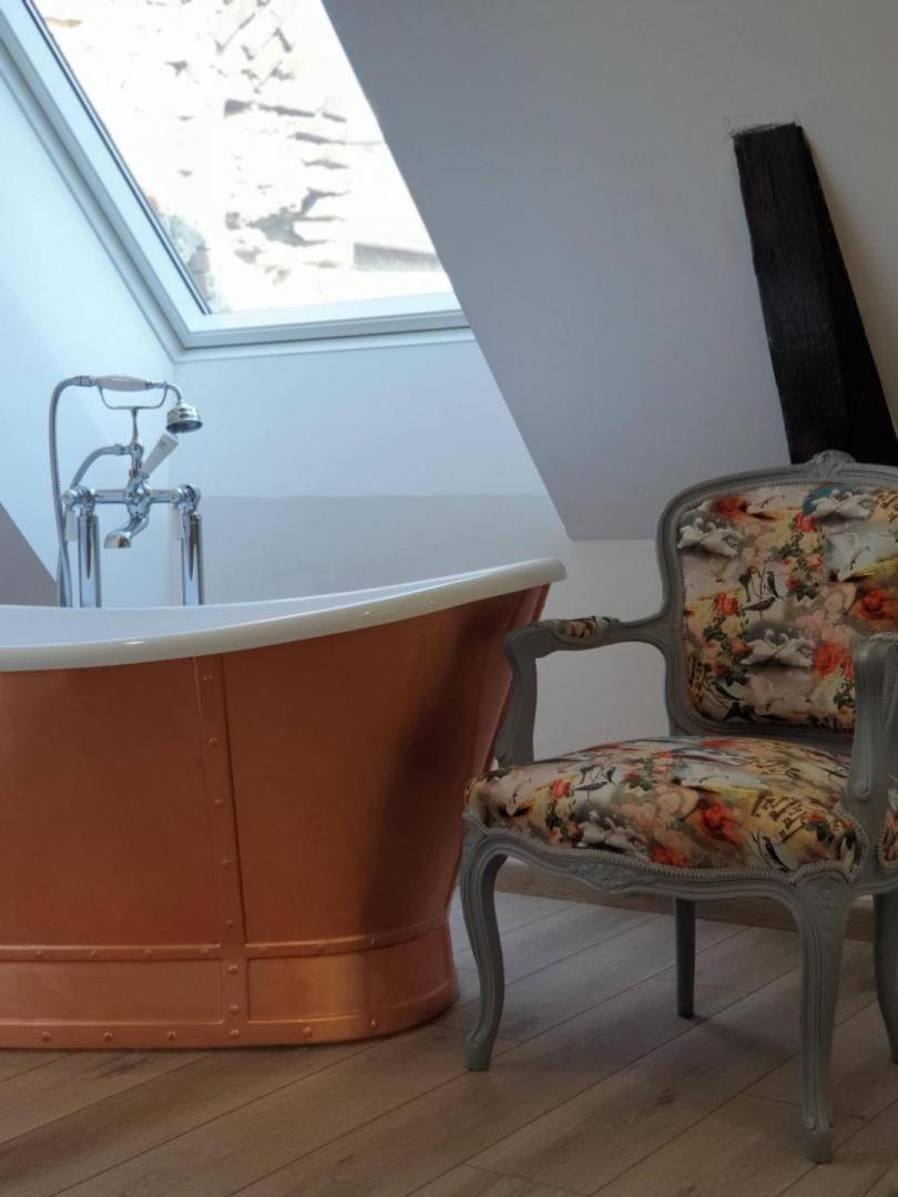 Le Saloon de Rose - Housity