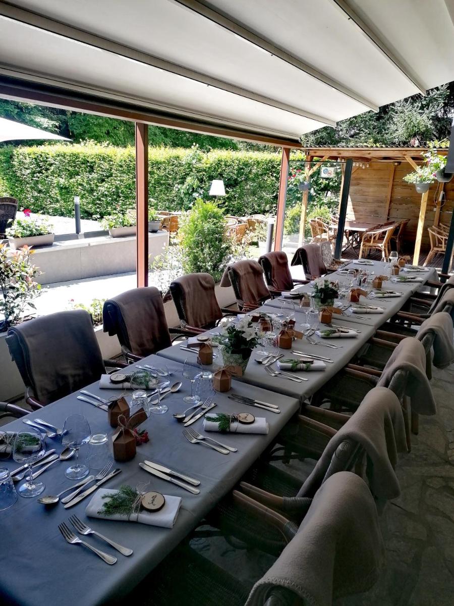 Restaurant ou autre lieu de restauration dans l'établissement Logis Hotel Gai Soleil