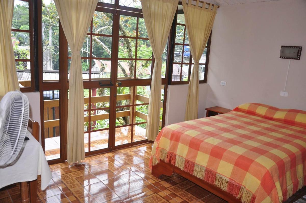 A Welcome Break Hostal - Housity