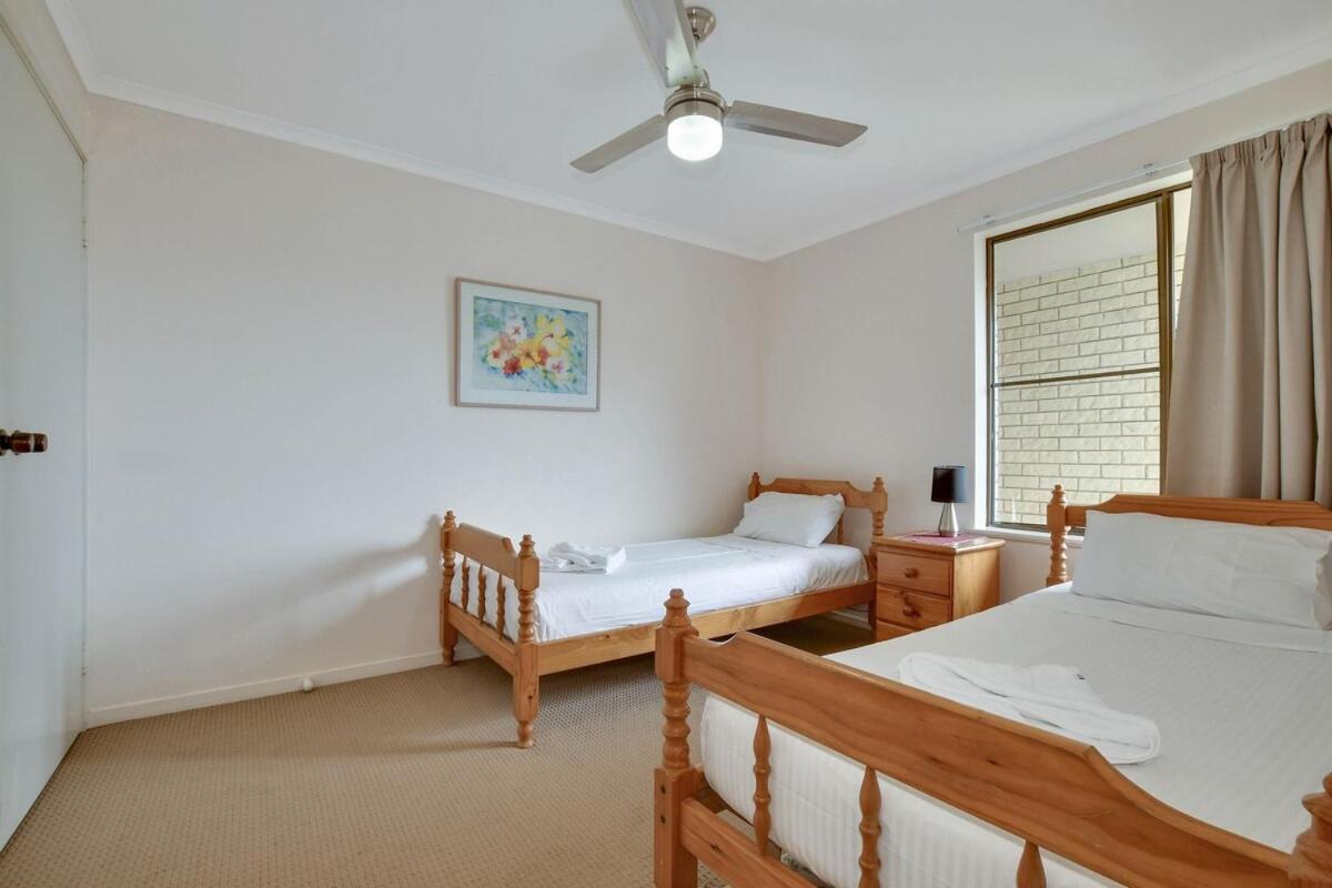 Top Floor at Coral Breeze - Housity