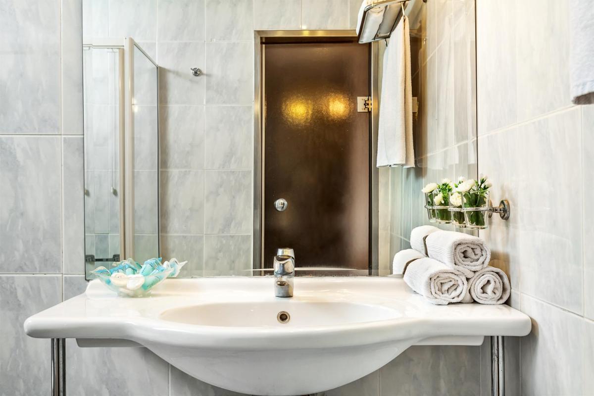 Suitetrails - Minerva Premier Hotel