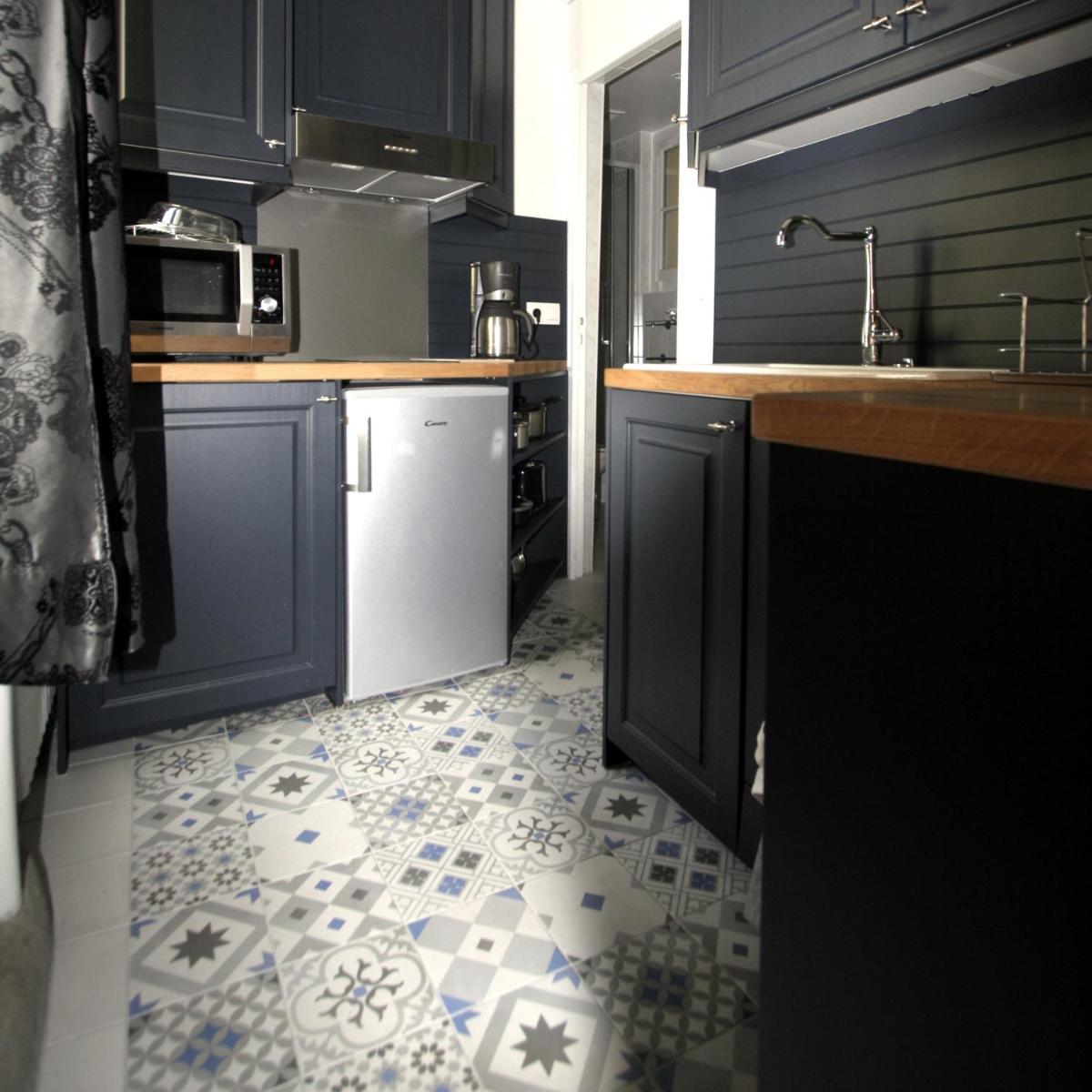 ParisInteriorsRentals - Beautiful Le Marais NOTRE DAME Appartement - Housity