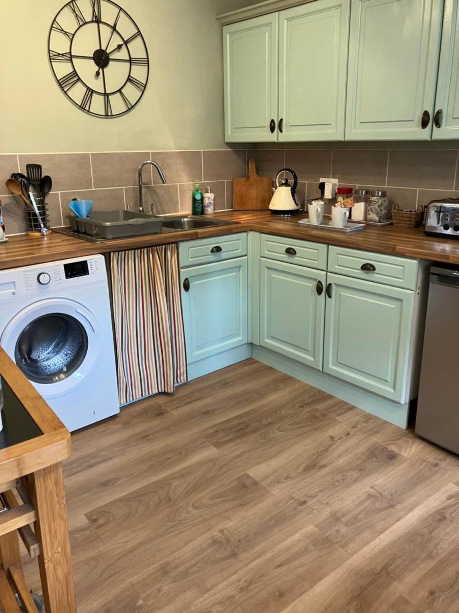 Valley Farmhouse, Westhall - Housity