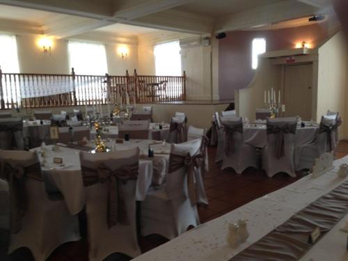 The Bridge Hotel - Housity