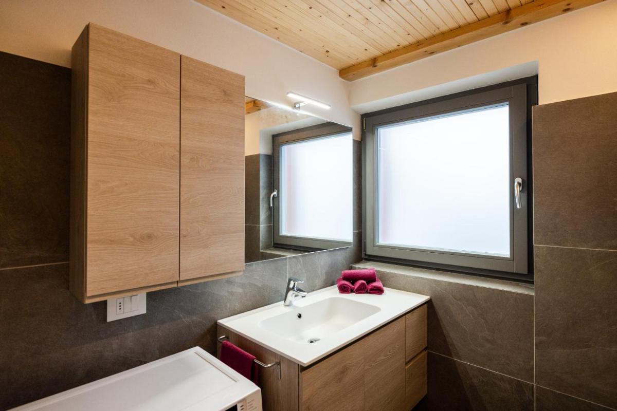 Apartments and holidays Cav Chiara Tione di Trento - Housity