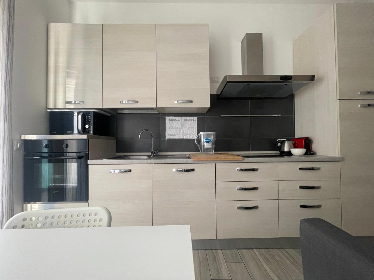 Gardone Apartment - ampio Appartamento con 2 camere da letto - Comodo per Duomo! - Housity
