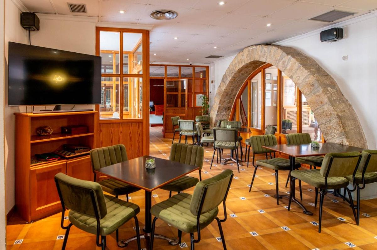 Hotel Rey Don Jaime - Housity