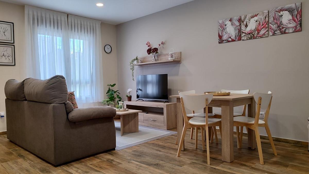 APARTAMENTOS TURISTICOS LAS CANDELAS - Housity