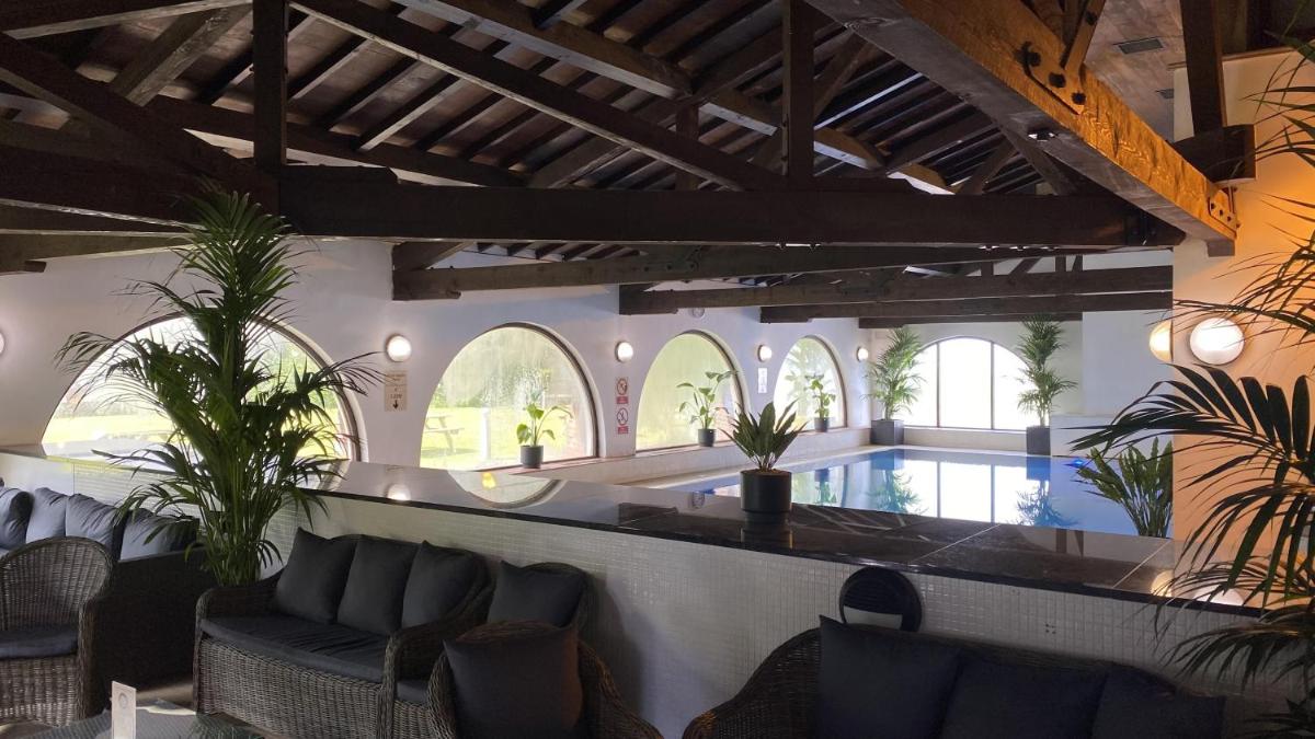 Europa Gatwick Hotel & Spa - Housity