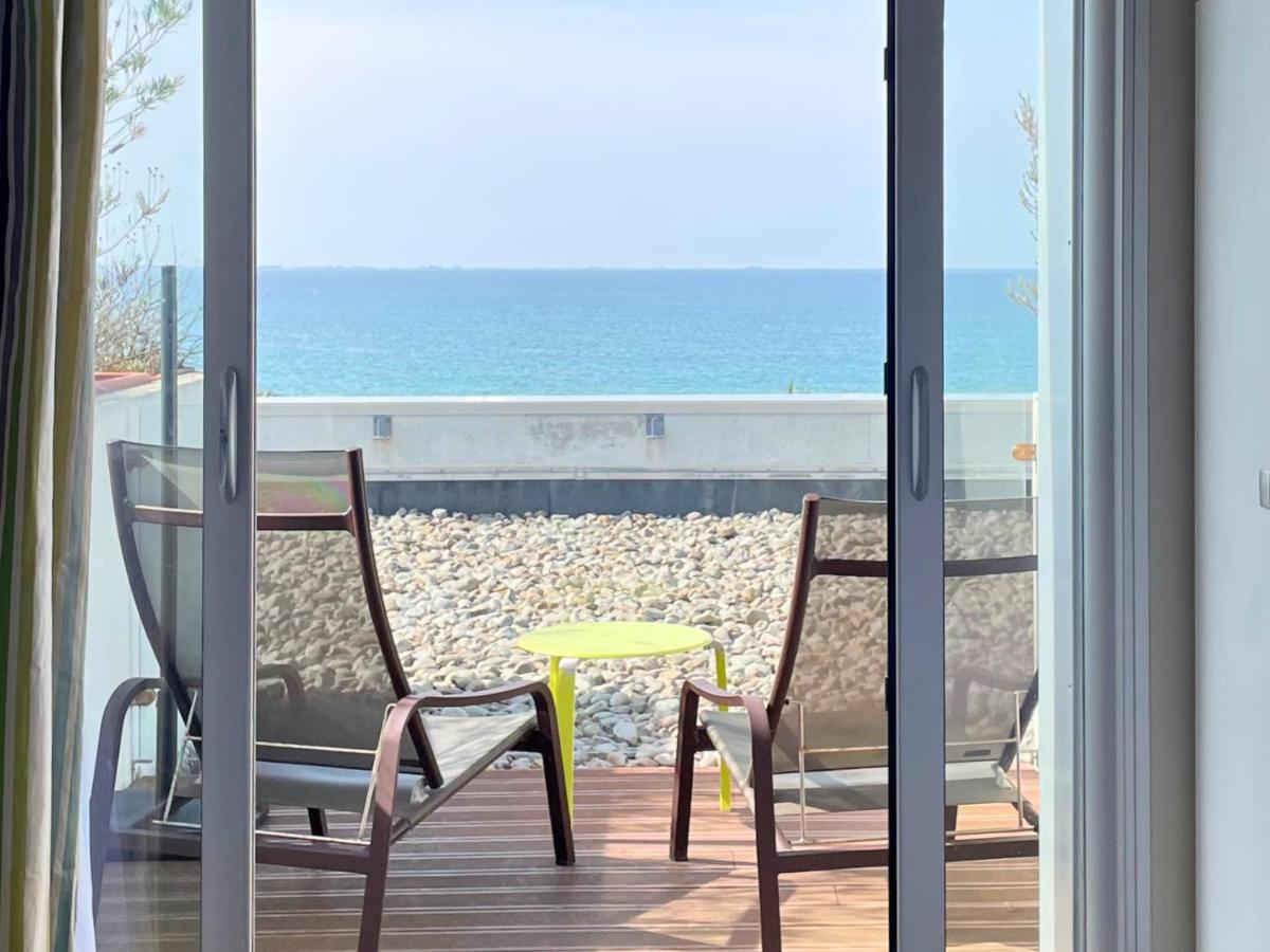 Vue générale sur la mer ou vue sur la mer prise depuis l'hôtel