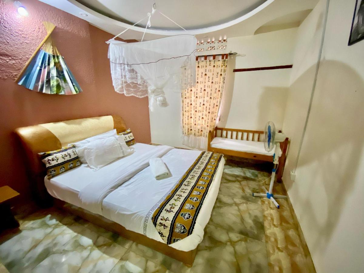 Gorilla African Guest House - Hizvo